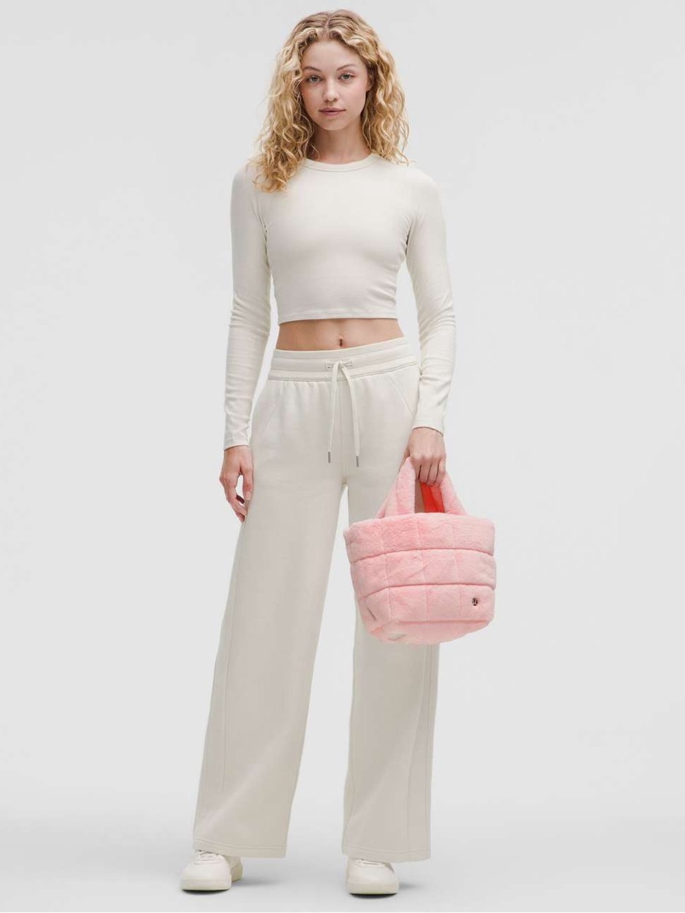 Lululemon Quilted Grid Tote Bag in Strawberry Milkshake Plush Fleece - Picture 10 of 10